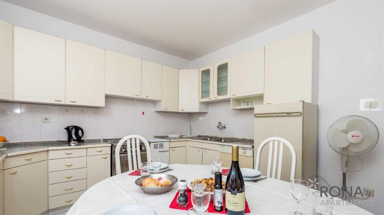 Rona Apartments Ani Ičići Dış mekan fotoğraf