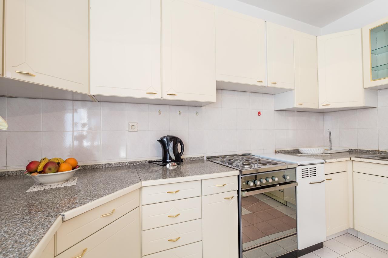 Rona Apartments Ani Ičići Dış mekan fotoğraf