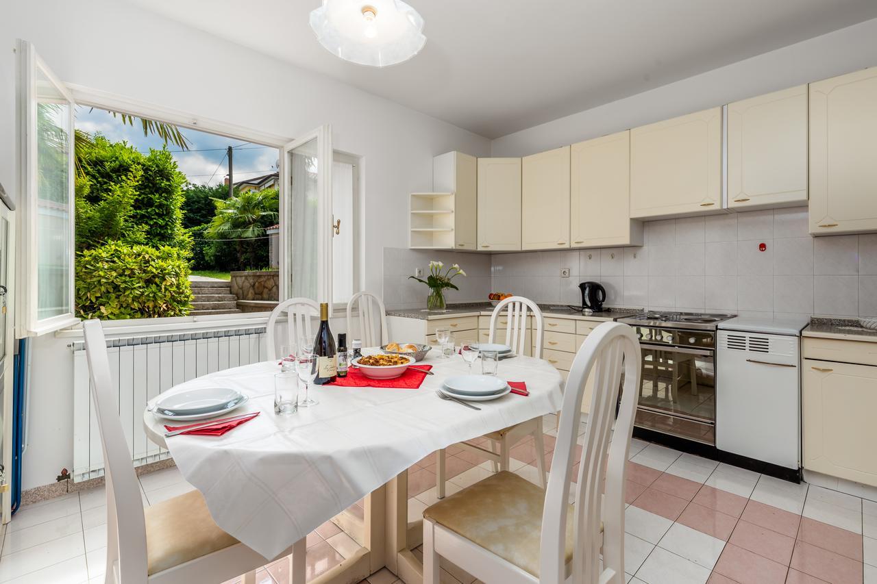 Rona Apartments Ani Ičići Dış mekan fotoğraf