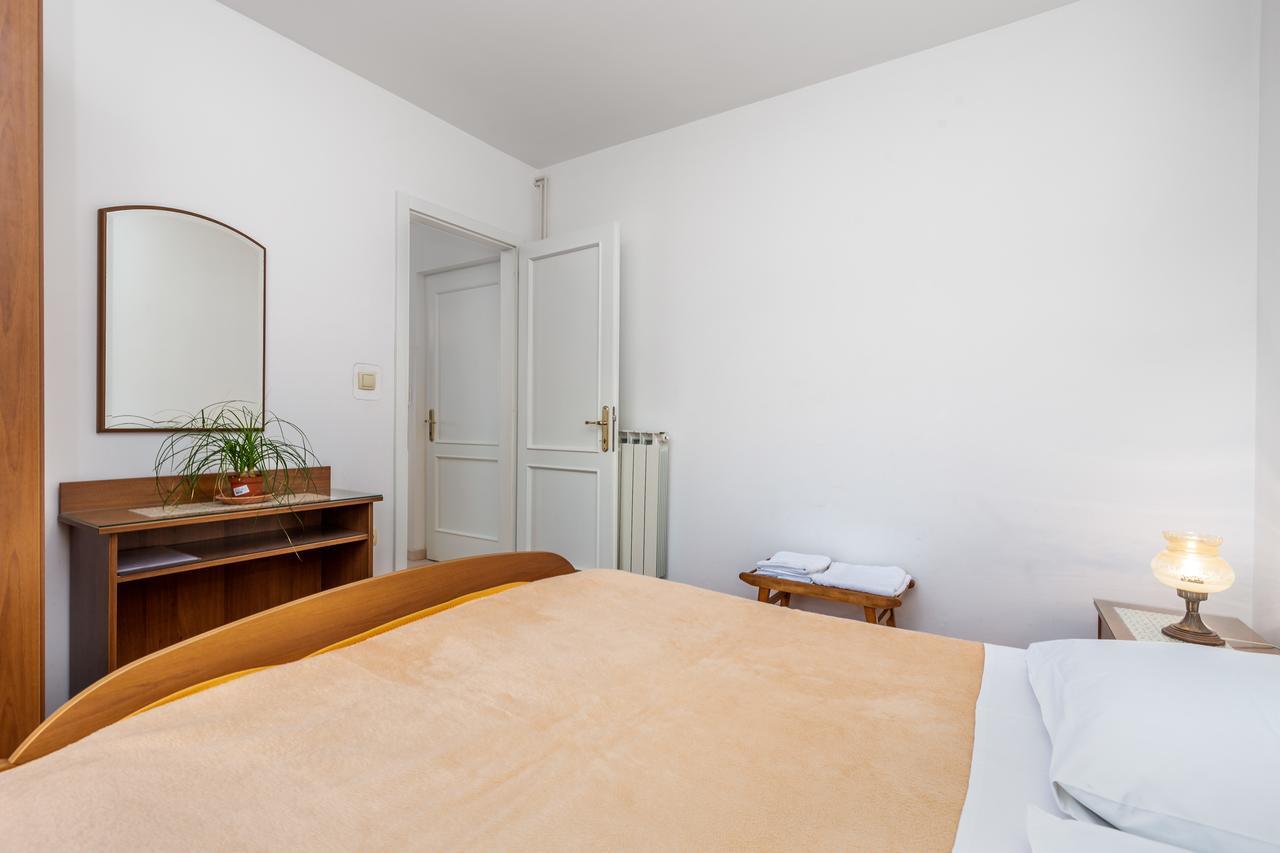 Rona Apartments Ani Ičići Dış mekan fotoğraf