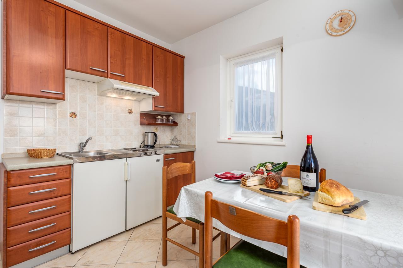 Rona Apartments Ani Ičići Dış mekan fotoğraf