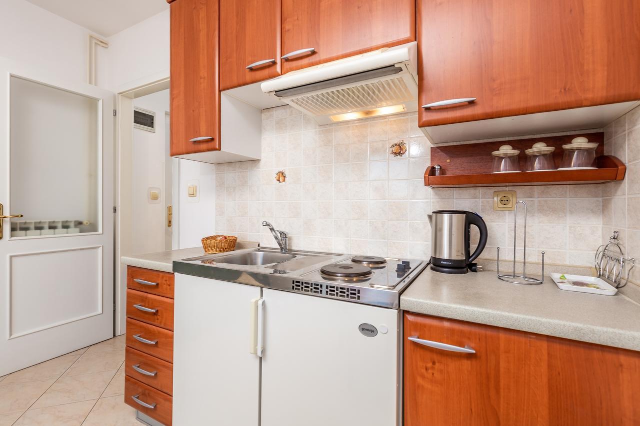 Rona Apartments Ani Ičići Dış mekan fotoğraf