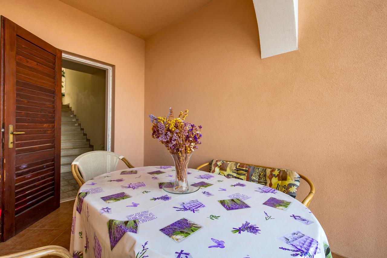 Rona Apartments Ani Ičići Dış mekan fotoğraf